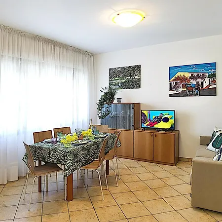 Mirella, Quiet Area, With Parking Space And Wi-fi * 比比翁