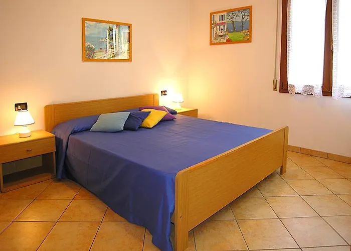 Mirella ביביונה