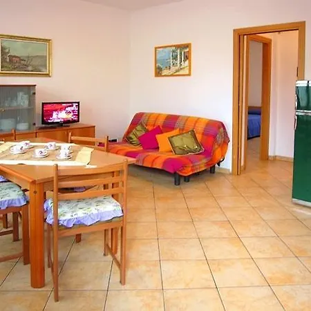 Mirella, Quiet Area, With Parking Space And Wi-fi Μπιμπιόνε